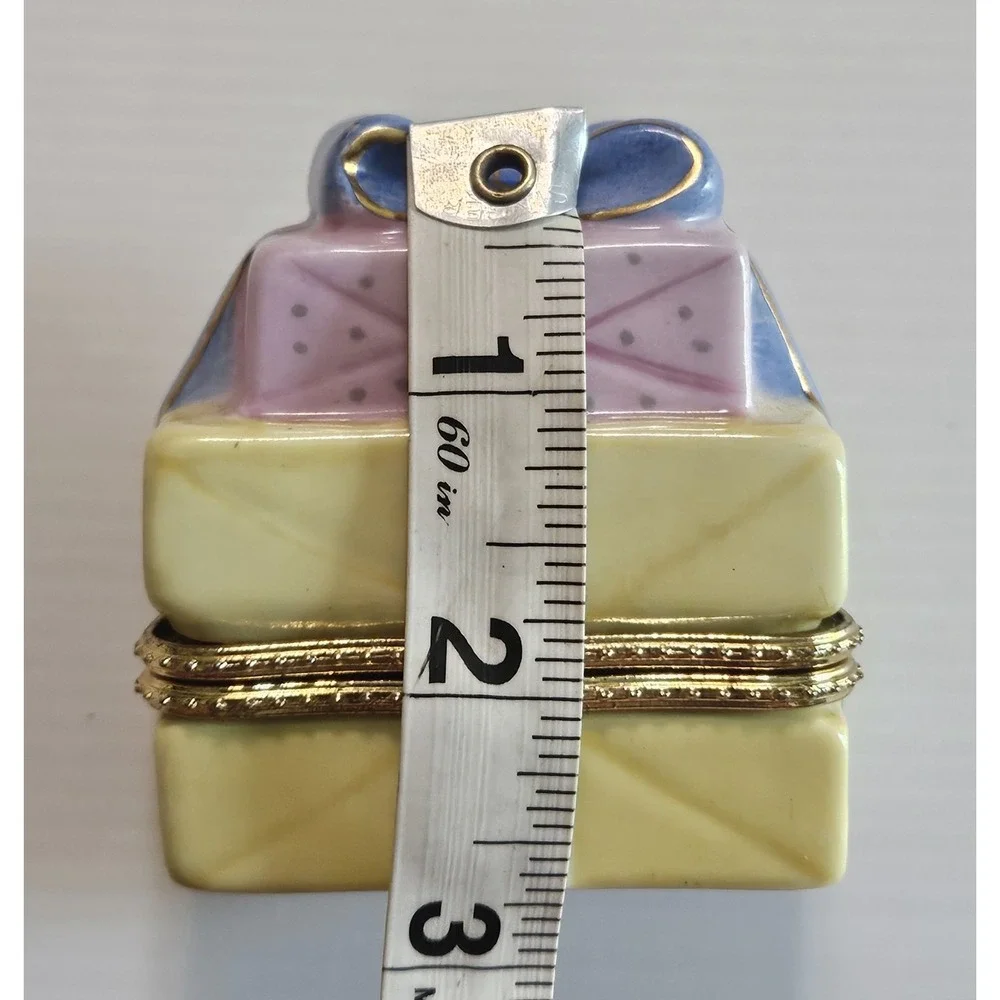 Porcelain Gift Box Trinket – Vintage Style Hinged Present